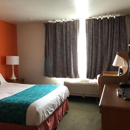 Howard Johnson By Wyndham Salem Exterior photo