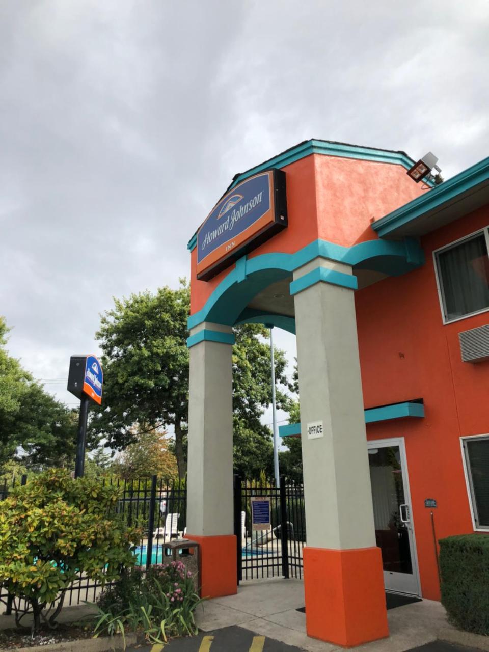 Howard Johnson By Wyndham Salem Exterior photo