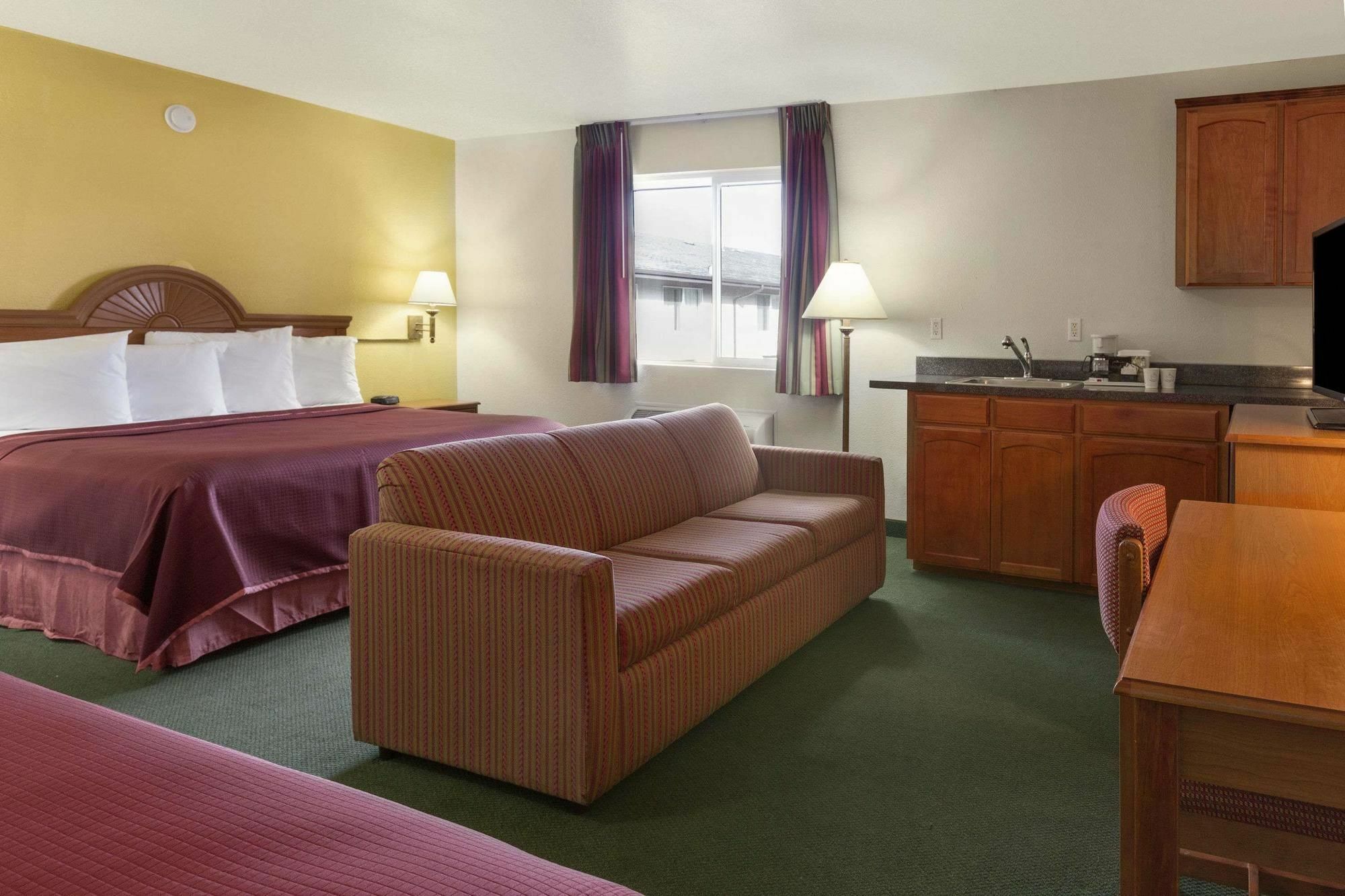 Howard Johnson By Wyndham Salem Exterior photo